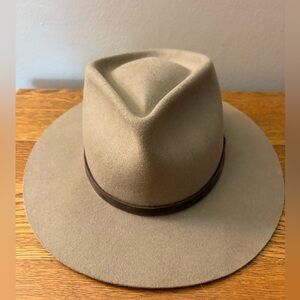 Yellow 108 brown wool fedora. Size medium.